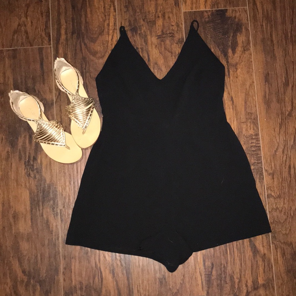 FOREVER 21 black romper/jumpsuit size medium
